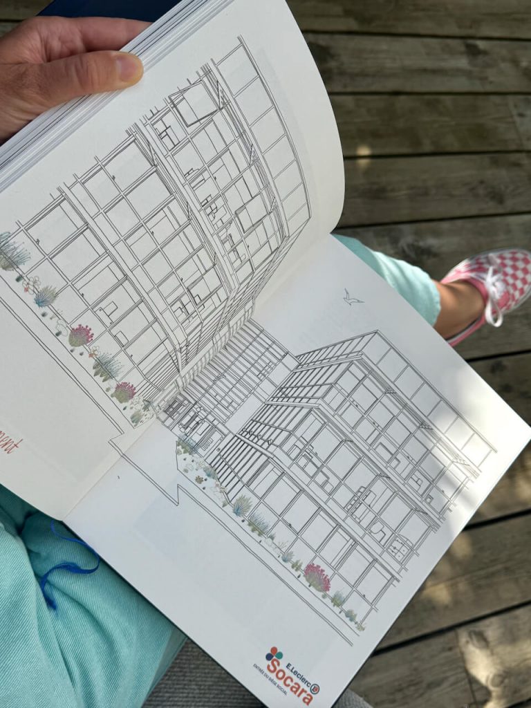 Illustration sur-mesure des locaux de Socara E.Leclerc réalisée par Paper and Pen pour le livre des 50 ans de la coopérative