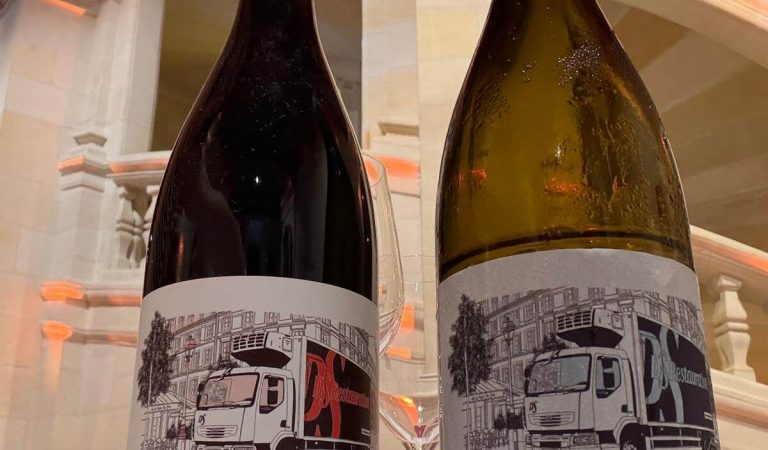 Étiquettes de vin sur mesure : quand une illustration d&rsquo;entreprise se réinvente